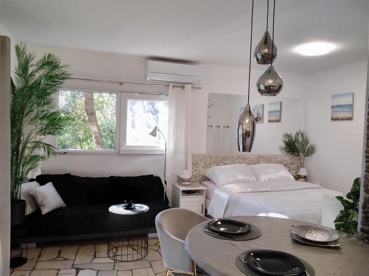 Relax Tiny Villas 40 Meters Of The Beach Zrnovo 外观 照片