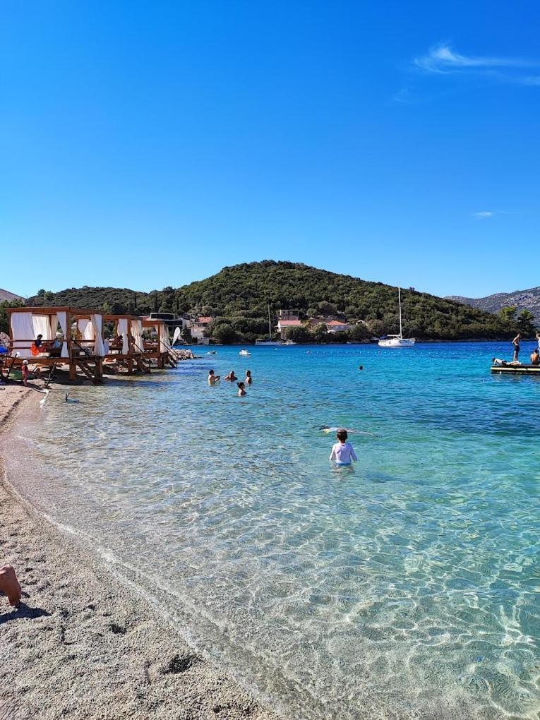 Relax Tiny Villas 40 Meters Of The Beach Zrnovo 外观 照片