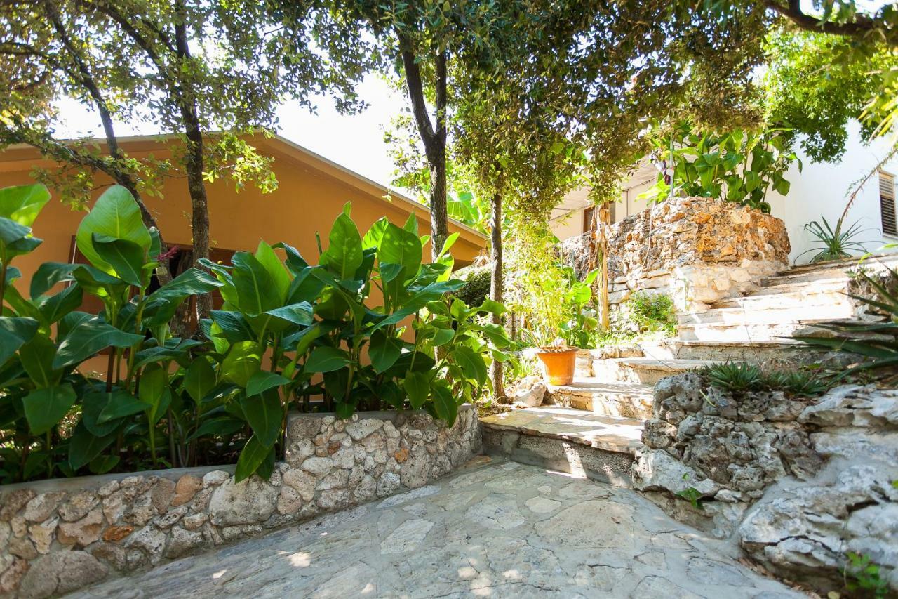 Relax Tiny Villas 40 Meters Of The Beach Zrnovo 外观 照片